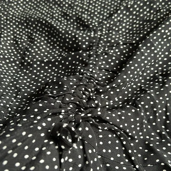 HM V-Neck Ruched Blouse - Picture 2 of 5